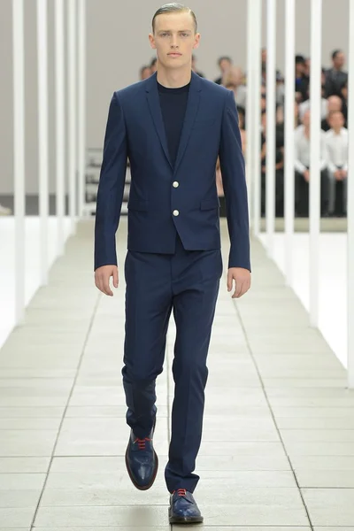Look 1